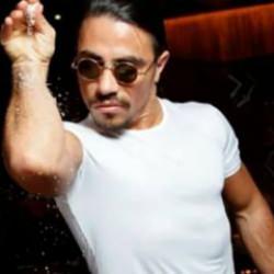 Nusret bu kez de kestiği milyonluk hesapla adından s&ouml;z ettirdi!