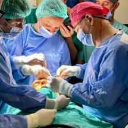 Coğrafyada ilk kez yapıldı! T&uuml;rk hekimler Kosova'da şifa dağıttı 