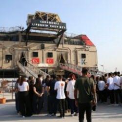 "Yüzen Okul"da ilk ders zili çaldı