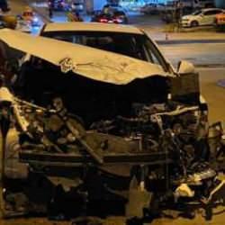 Ankara'da korkunç kaza! Araç hurdaya döndü