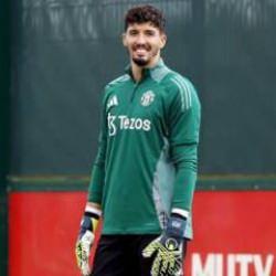 Altay Bayındır'dan Erik ten Hag'a mesaj!