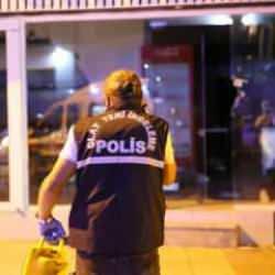 Denizli'de silahlı ve bı&ccedil;aklı kavga: 1 kişi &ouml;ld&uuml;, 2 kişi yaralandı