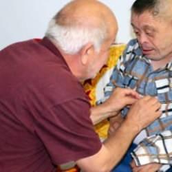 Eşinin emaneti down sendromlu kayınbiraderine 20 yıldır gözü gibi bakıyor