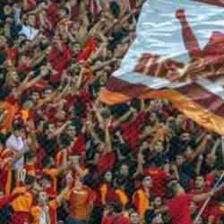 Galatasaray taraftarından olay pankart!