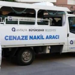 K&ouml;t&uuml; koku ihbarına gelen polis, dairede cansız bedenini buldu