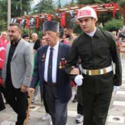 Vefa ve gurur bir arada: Mehmet&ccedil;ik gaziyi yalnız bırakmadı