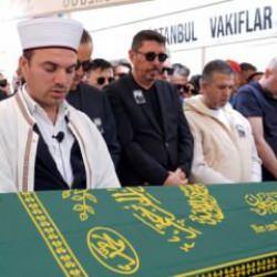Şarkıcı Metin Arolat için İstanbul'da cenaze namazı kılındı