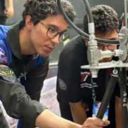 T&uuml;rk gen&ccedil;lerinin b&uuml;y&uuml;k başarısı: Roketi dikey indirdiler!