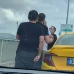 Tuzla'da yol verme kavgası! Taksiciyi evire &ccedil;evire d&ouml;vd&uuml;ler