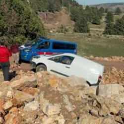 Askıda kalan ara&ccedil; i&ccedil;in kurtarma operasyonu! Seferber oldular