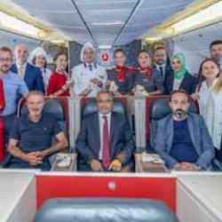 Dünyanın ilk ekmeği THY yolcularına ikram edildi