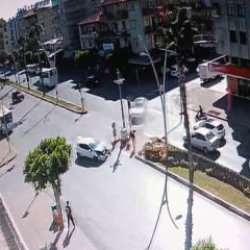 Kırmızı ışık ihlali 3 kişinin sonunu getiriyordu!