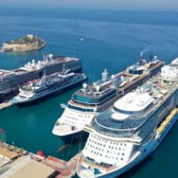 Kruvaziyer turizmi şahlandı! Aydın’a 5 gemi birden geldi