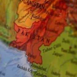 Pakistan&rsquo;da  Şii-S&uuml;nni &ccedil;atışması! Aşiret kavgasında kan aktı: 25 &ouml;l&uuml;