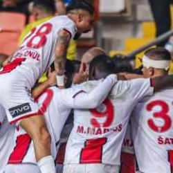 3 büyüklerin arasında sürpriz takım! Süper Lig'de puan durumu