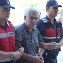 Antalya'da baba vahşeti: Oğlunu öldürdü, eşini ağır yaraladı!