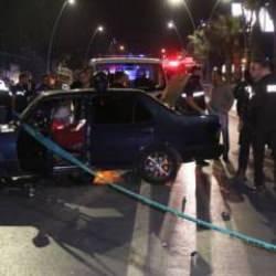 Denizli'de kaza yapan otomobile motosiklet &ccedil;arptı! &Ouml;l&uuml; ve yaralı var