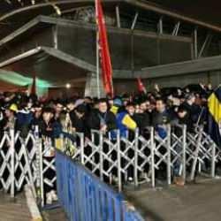 Fenerbahçe'nin maçı öncesi Türk taraftarlara saldırı! Yaralılar var