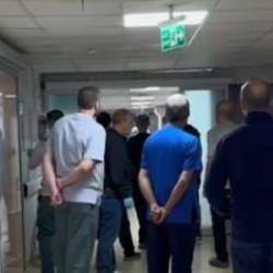 Hastane &ccedil;alışanlarına saldırmışlardı: 4 kişi g&ouml;zaltına alındı!