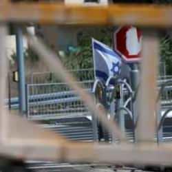 İşgalci ordu aileleri zorla çıkarmıştı...El koyduğu evleri kışlaya dönüştürdü!