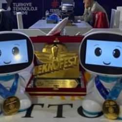 İTÜ öğrencileri geliştirdikleri sosyal robotu TEKNOFEST'te sergiliyor