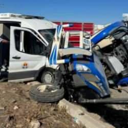 Ölümlü kazaya giden cenaze aracı kaza yaptı: Ölü ve yaralılar var