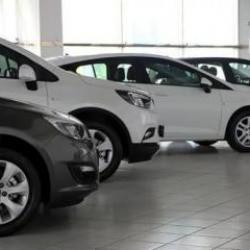 Otomobil ve hafif ticari araç pazarı yüzde 1,2 azaldı