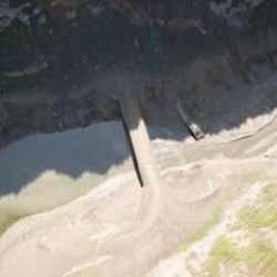 Yuvacık Barajı'nda sular &ccedil;ekildi, eski k&ouml;pr&uuml; ortaya &ccedil;ıktı