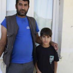 Manisa'da başıboş köpek çocuğa saldırdı