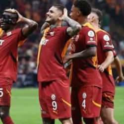 Galatasaray hücumda devlerle yarışıyor