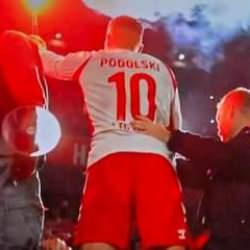 Lukas Podolski gözyaşlarıyla veda etti