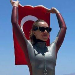 Milli sporcu Şahika Ercümen Türkiye rekoru kırdı