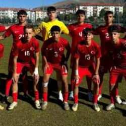 Tarih yazan genç millilere Merih Demiral'dan büyük jest
