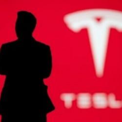 2,4 milyon Tesla araca inceleme başlatıldı