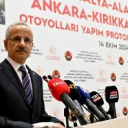 Ankara-Kırıkkale-Delice ve Antalya-Alanya otoyol projelerinin yapımı için imzalar atıldı