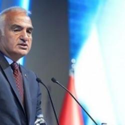 Bakan Ersoy: Antalya'ya gelen turist sayısı 15,3 milyonu geçti