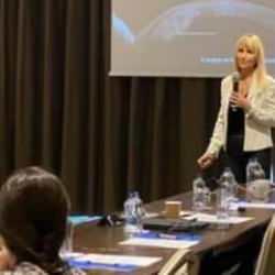 Doç. Dr. Aylin Kılıç, Uluslararası Doktorlara "Keranatural" Tedavi Kursu Düzenledi