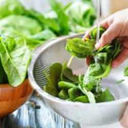 En kolay ıspanak temizleme yöntemi nedir? Tek seferde tüm çamuru temizleyin!