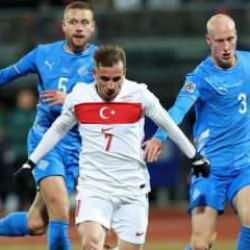 İzlanda'da buz gibi havayı "Geri dönüşlerin takımı" ısıttı