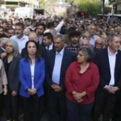 &Ouml;calan &ldquo;Başkanlık sistemine destek veririz&rdquo; dedi &ldquo;&Ccedil;&ouml;z&uuml;m S&uuml;reci&rdquo; HDP PKK tarafından vuruldu