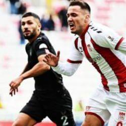 Manaj yıldızlaştı! Sivasspor, Rıza Çalımbay'ı üzdü