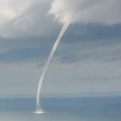 Zonguldak'ta panik anları! Denizde hortum &ccedil;ıktı