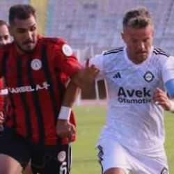 Altay'da taraftar isyan bayrağını açtı