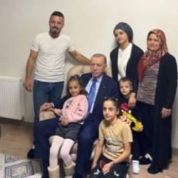 Cumhurbaşkanı Erdoğan Hatay'da afetzede aileyi ziyaret etti