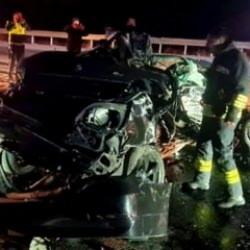 Erzincan'da feci kaza: 3 vatandaş &ouml;ld&uuml;, 1 yaralı