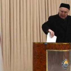 &Ouml;zbekistan halkı genel se&ccedil;im i&ccedil;in sandık başında