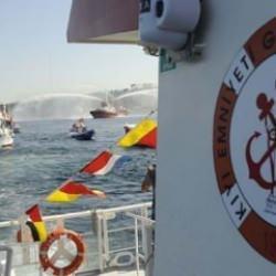 Sarıyer a&ccedil;ıklarında panik: S&uuml;r&uuml;klenen tekne kurtarıldı