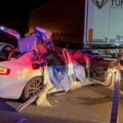 TEM'de feci kaza: TIR'a &ccedil;arpan otomobilde 2 kişi hayatını kaybetti