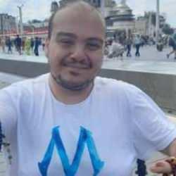 Tesbih satarak geçimini sağlayan engelli gencin akülü arabasını çaldılar