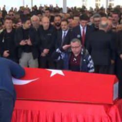 TUSAŞ şehidinin cenaze töreninde özel bir bireyin davranışı herkesi derinden etkiledi